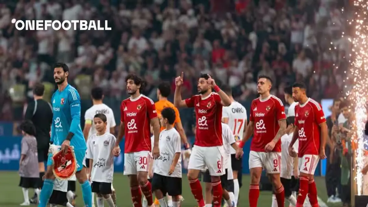 موعد قمة الزمالك والأهلي في الدوري المصري وتفاصيل القنوات وأسماء المعلقين الأربعة